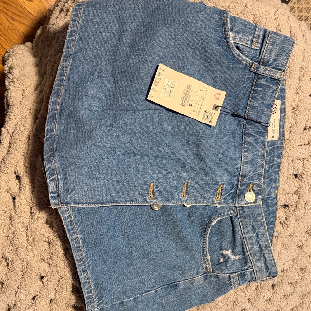 Zara Women's Light Blue Jean Shorts